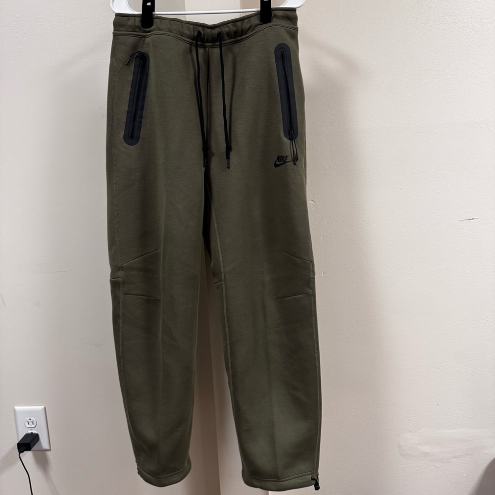 Nike Tech Fleece Open Hem Toggle Sweatpants Men’s Medium Olive